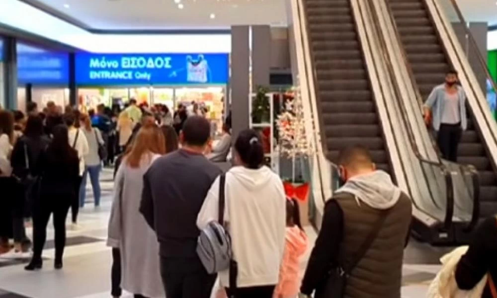 Εικόνες Harrods στην Κύπρο: Έτρεξαν για ψώνια μετά την ανακοίνωση νέων μέτρων (βίντεο)